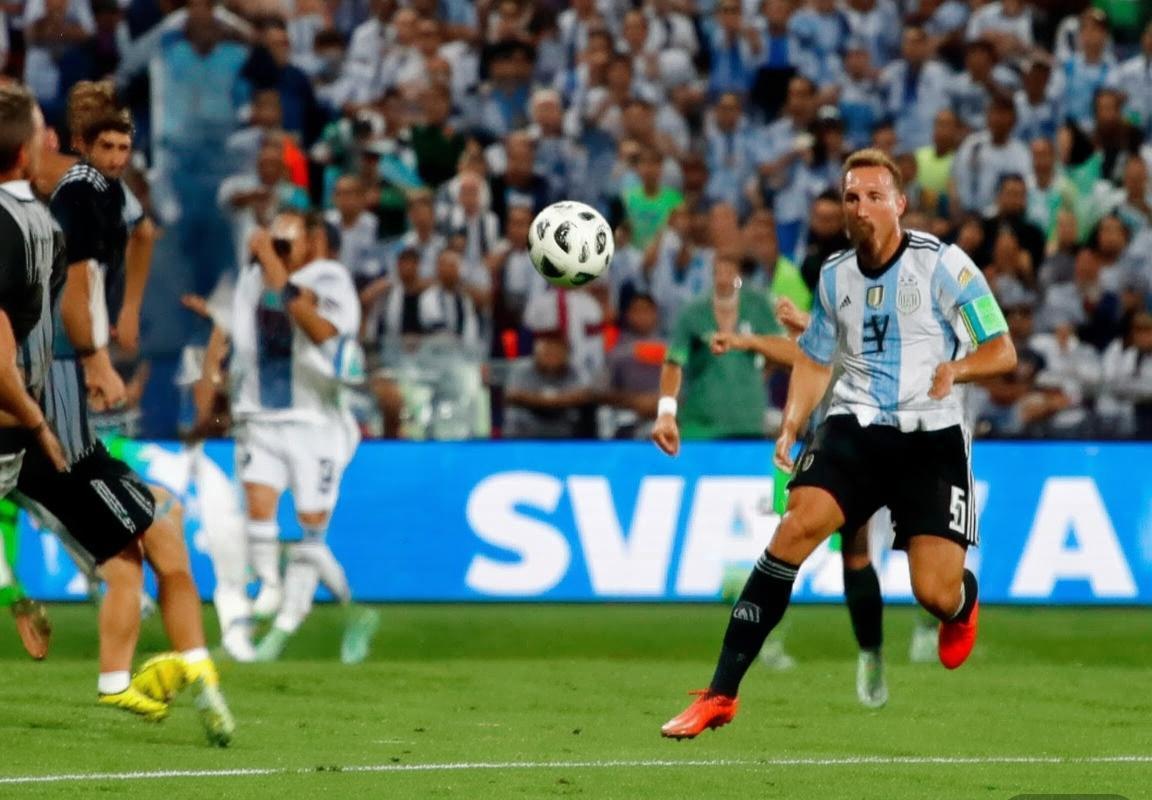 2019德阿足球盛宴：经典对决战术解析与球星瞬间(图2)